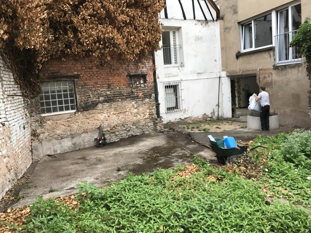 Vue d'ensemble de la terrasse bois finie et de son garde corps
