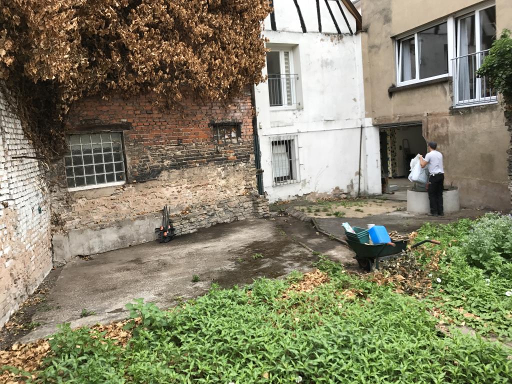 Vue d'ensemble de la terrasse bois finie et de son garde corps